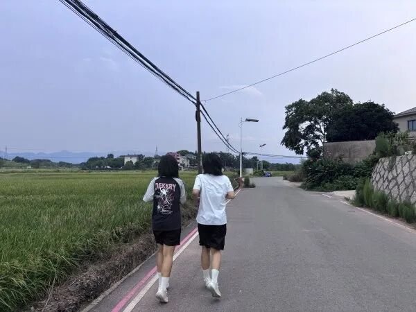 金多多 减重40斤！双胞胎姐妹花“吴悠”和“吴虑”，追着同一个从军梦